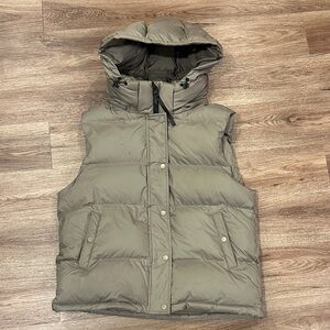 QUINCE RESPONSIBLE DOWN PUFFER Hooded Vest Stone Taupe Sz Large